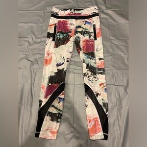 *new condition* Lululemon pattern mesh side leggings